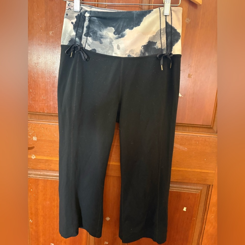 Lululemon leggings, size 6
